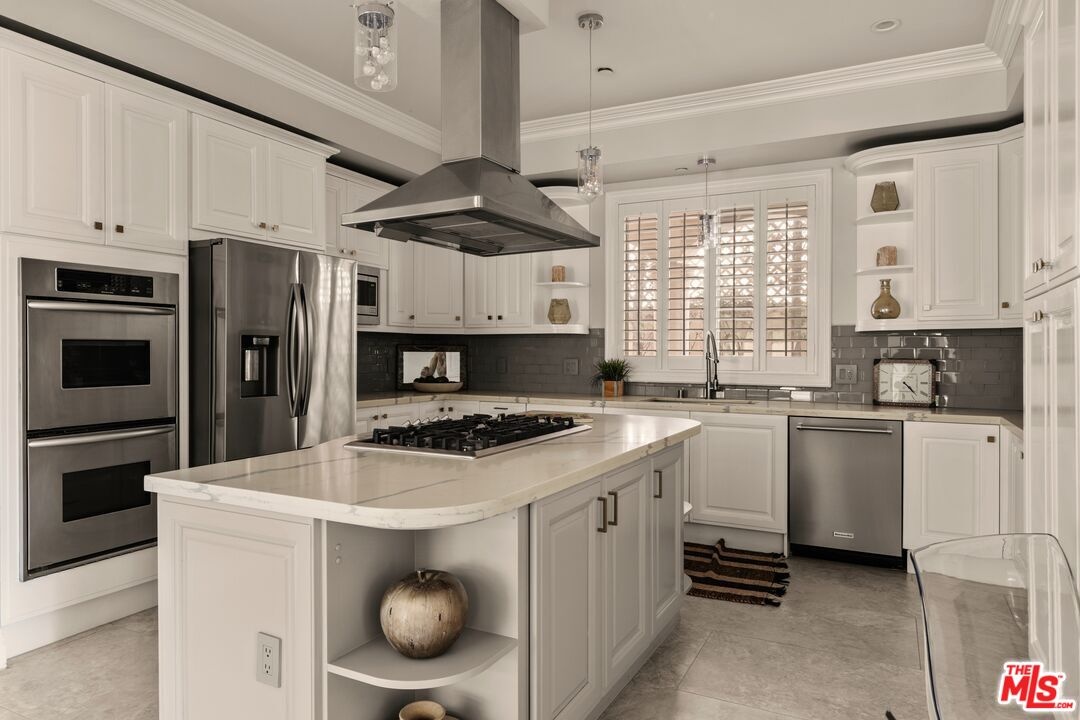 Kitchen - Photo View 1