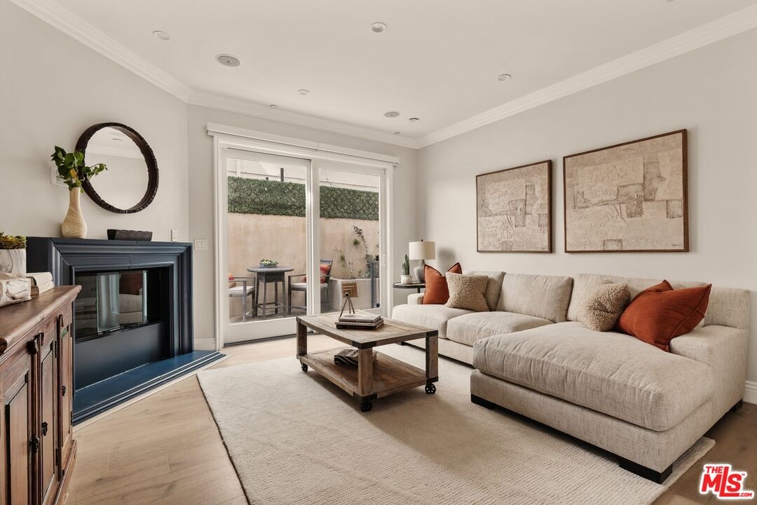 Family Room - Photo View 1