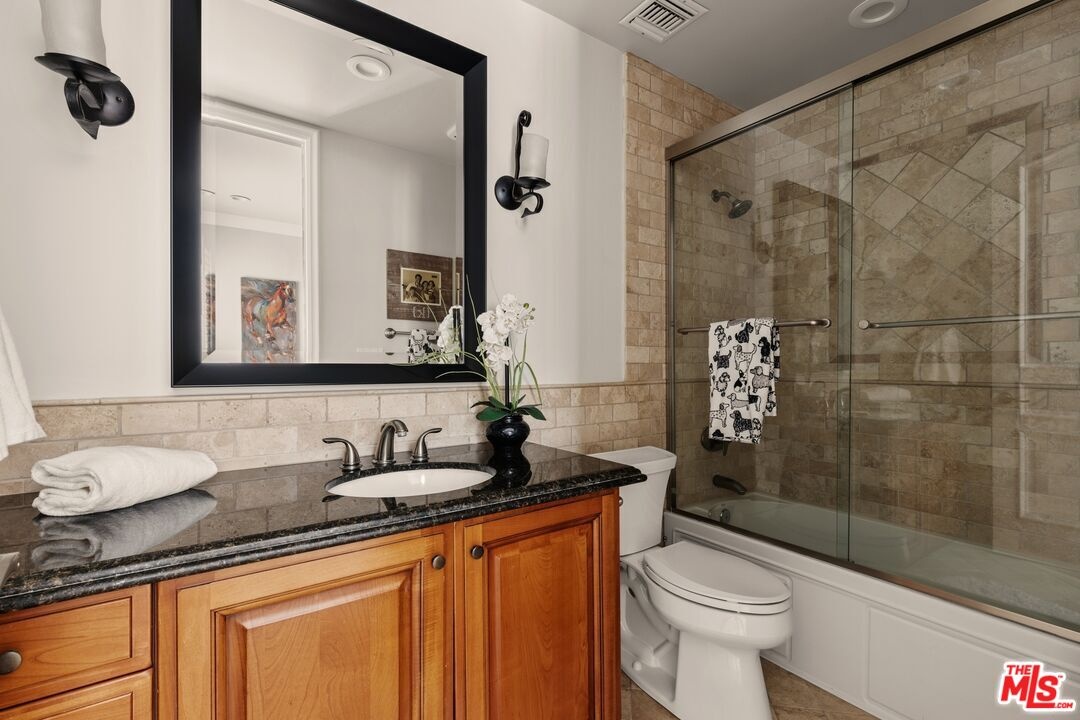 Bedroom 3 En Suite Bathroom