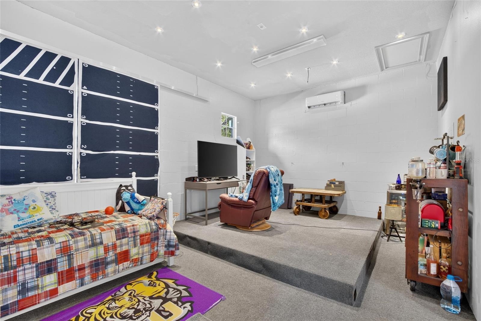 Finished Garage/ Bonus Room