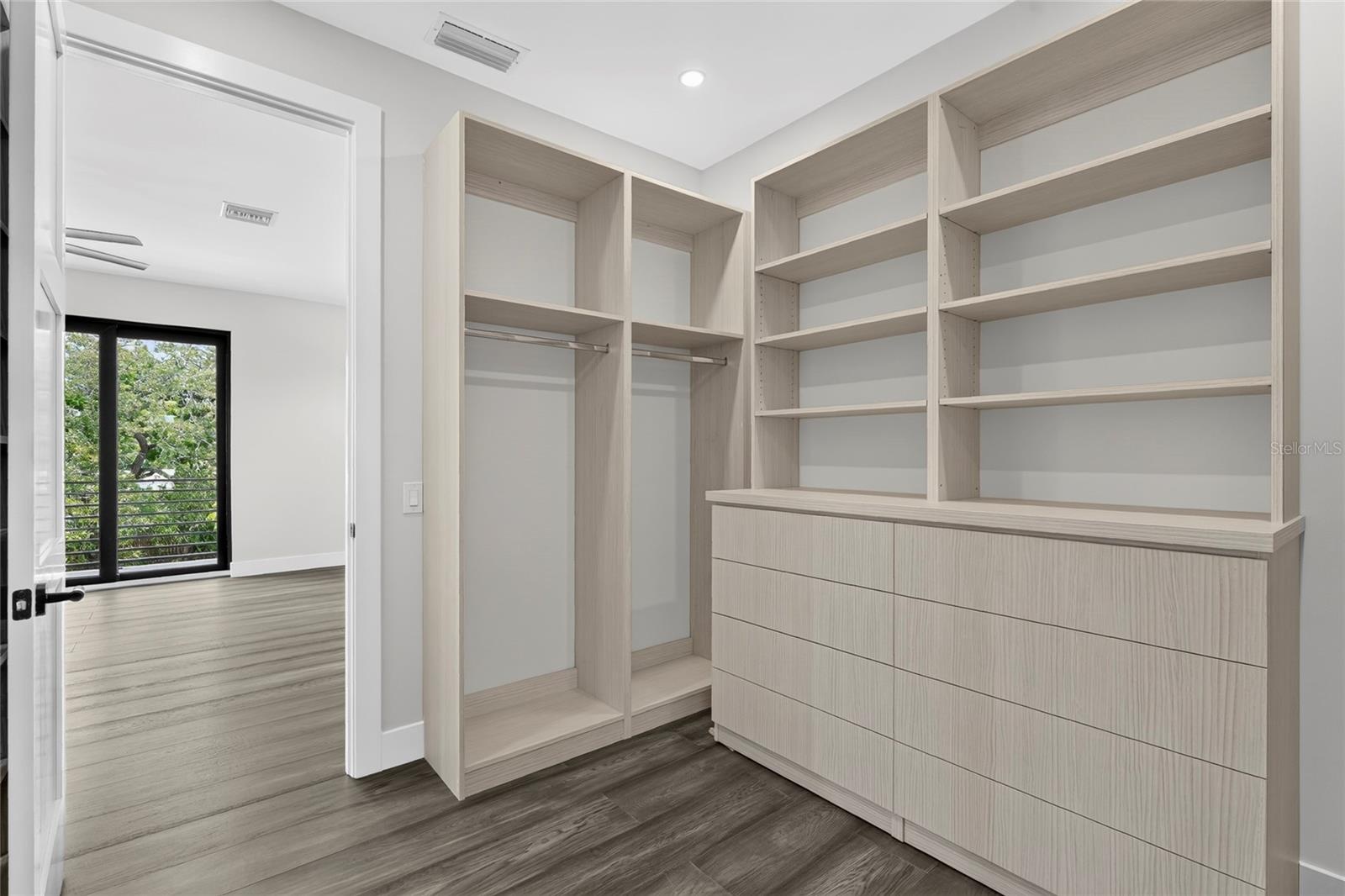 Walk In closet