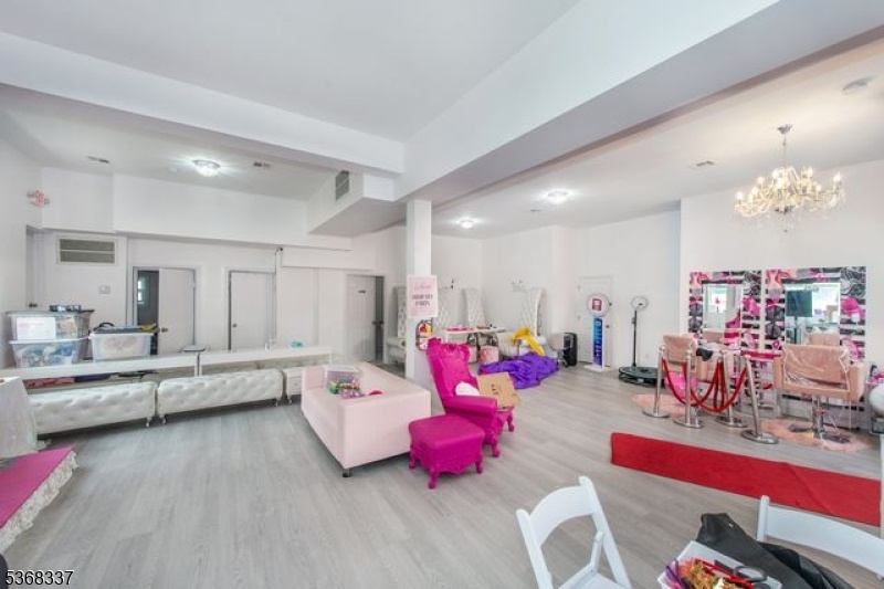 Unit 1 Retail space
