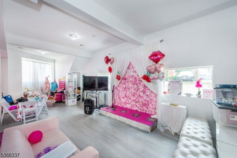 Unit 1 Retail space