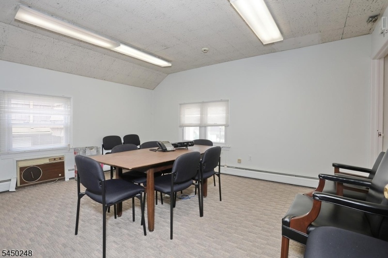 SECOND LVL-OFFICES