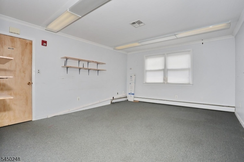 THIRD LEVEL-OFFICES