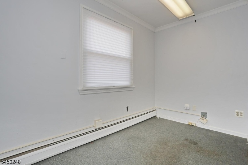 THIRD LEVEL-OFFICES