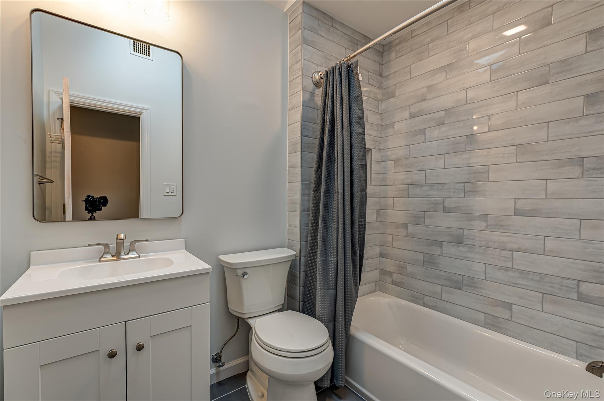 Upstairs Second Bathroom
