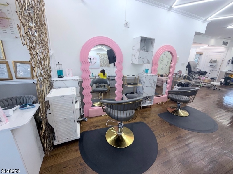 HAIR STATIONS