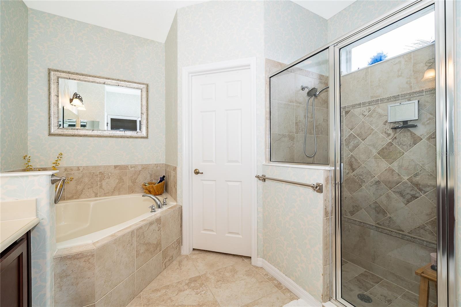 Primary En-suite 2