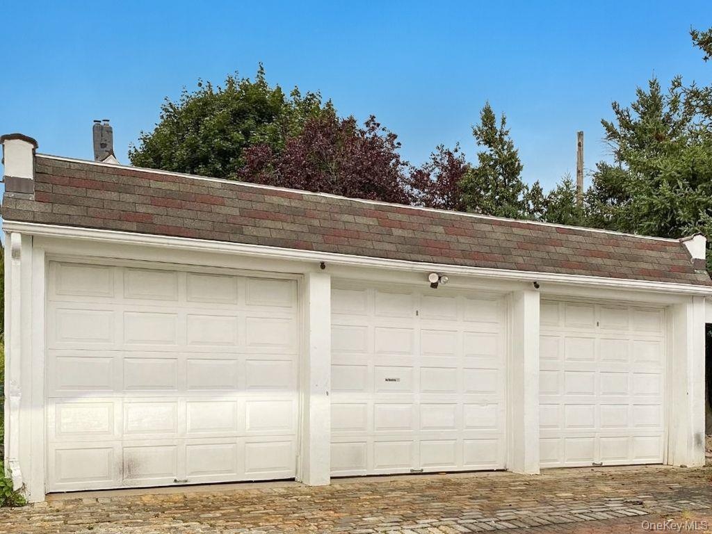 3 detached garages