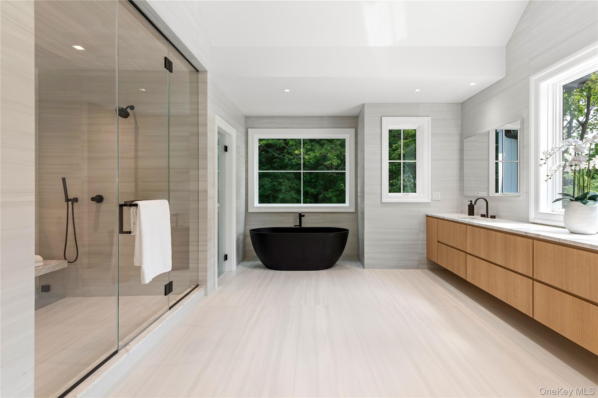 Luxurious Primary En-Suite Bathroom