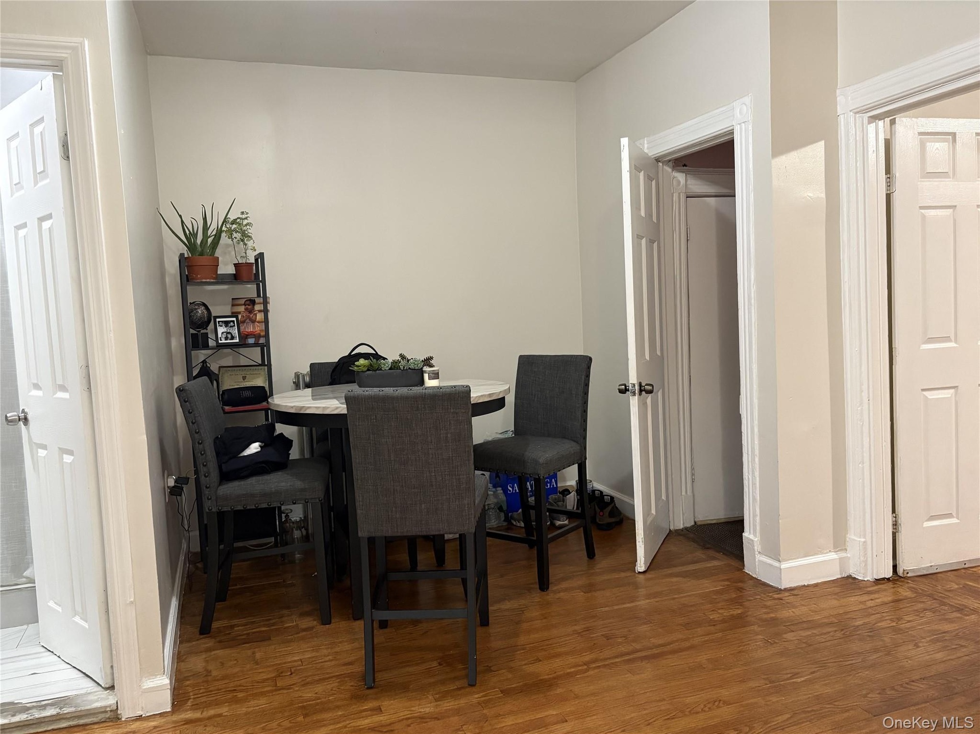1st Fl Livingroom