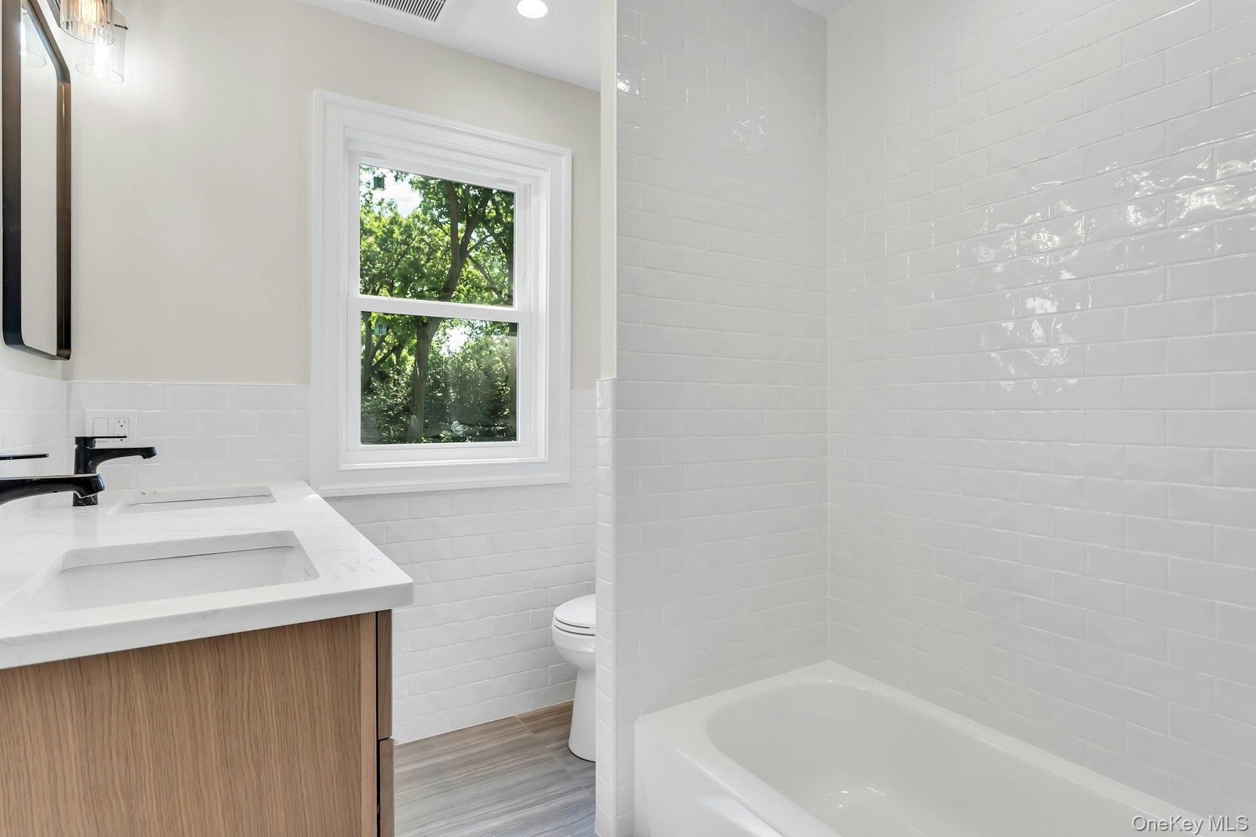 2nd Floor Family Bath