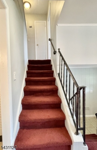 Stairs to 2nd fl