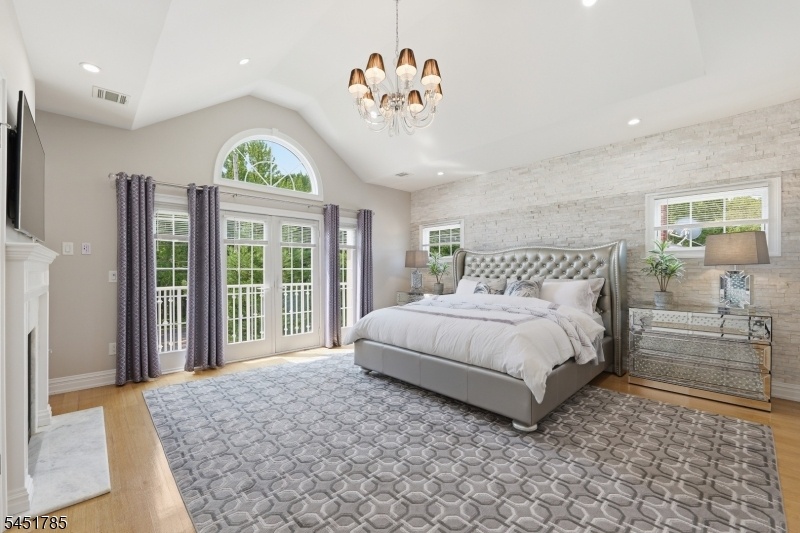 Master Bedroom w/ Balcony
