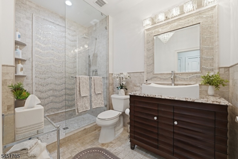 1st Fl Bath