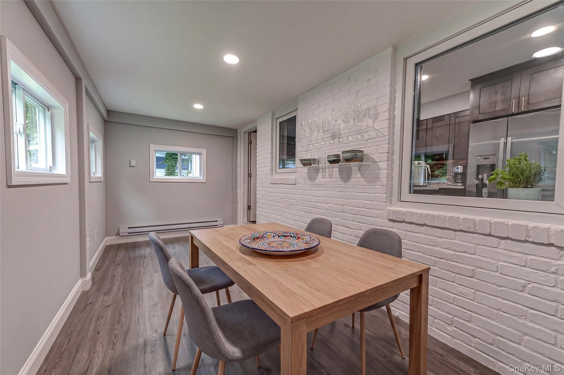 Staged Dining