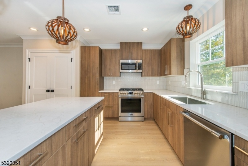 Large Kitchen
