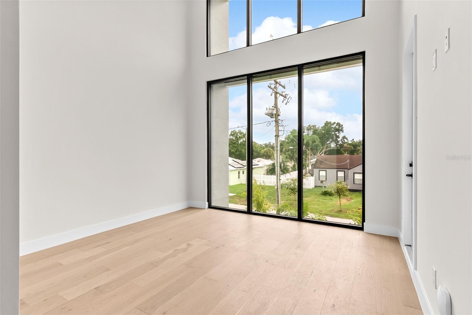 secondary room with ensuite bath
