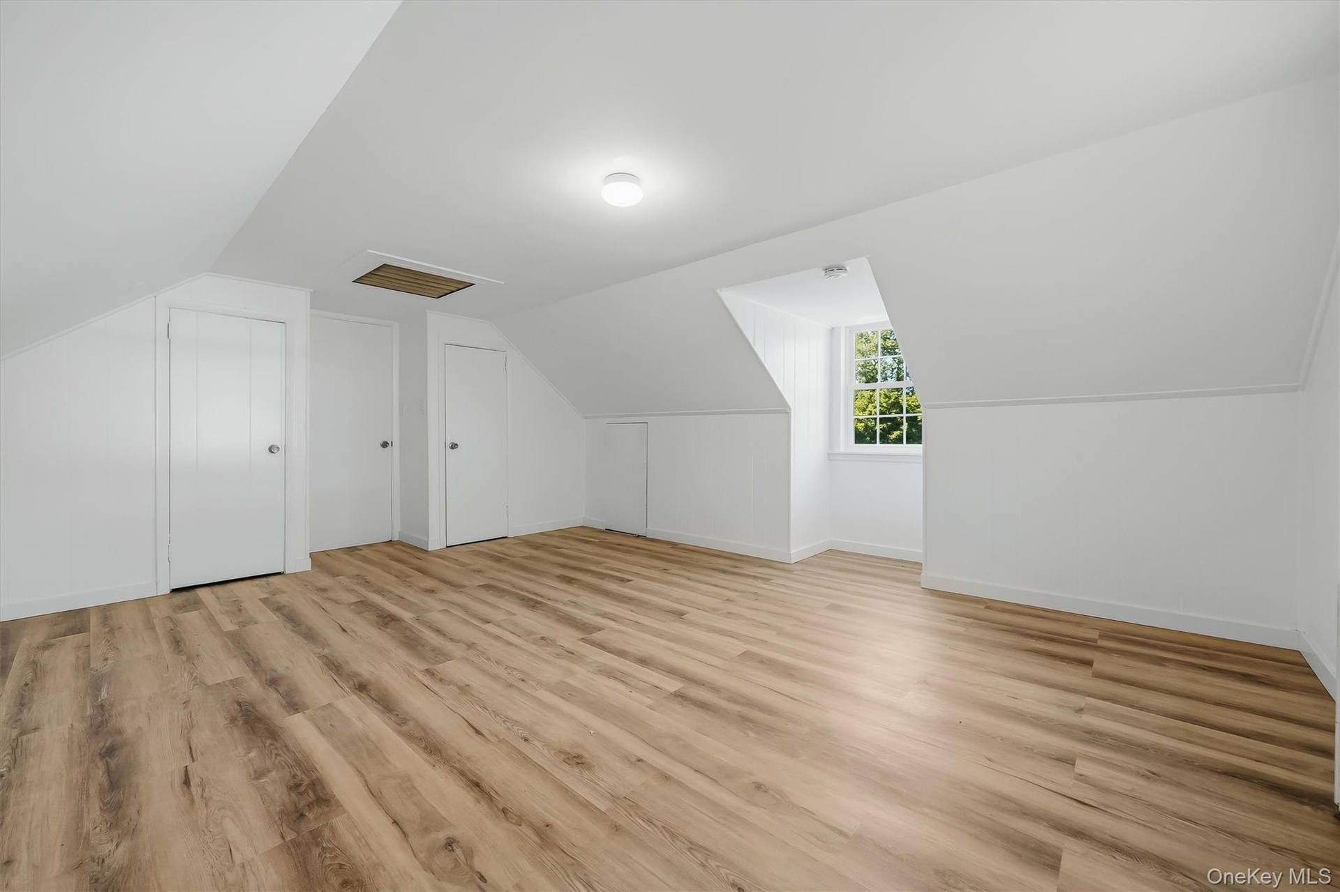 Upstairs Bedroom #2