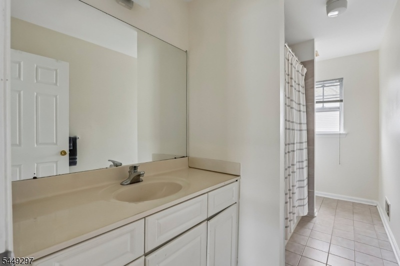 2nd Full Bathroom
