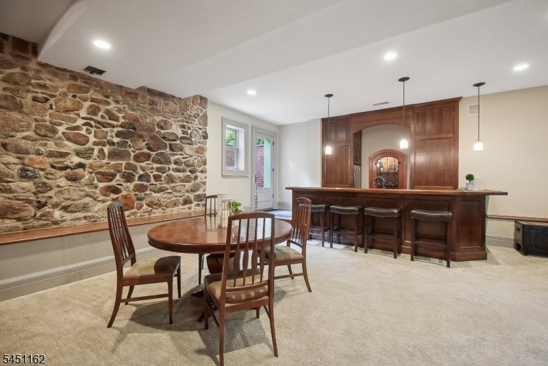 Wet bar