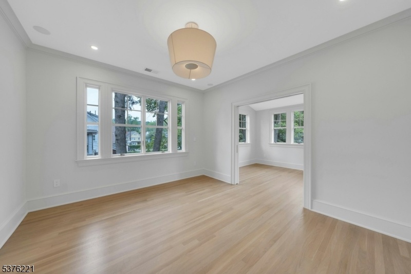2nd Fl Ensuite BR w/Sitting Rm