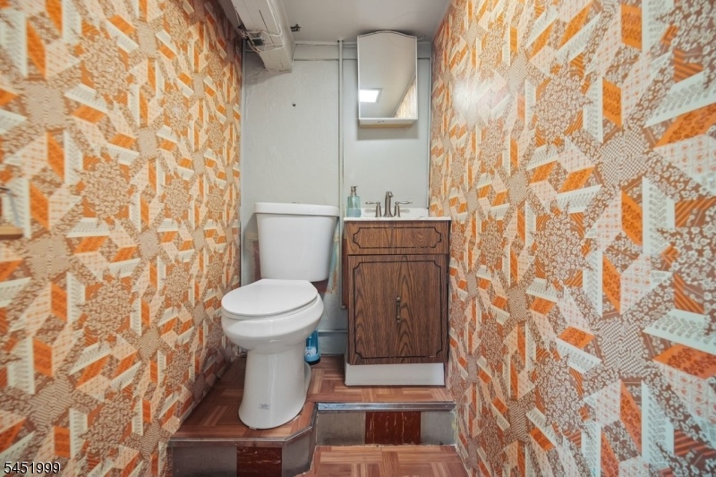 Basement powder room