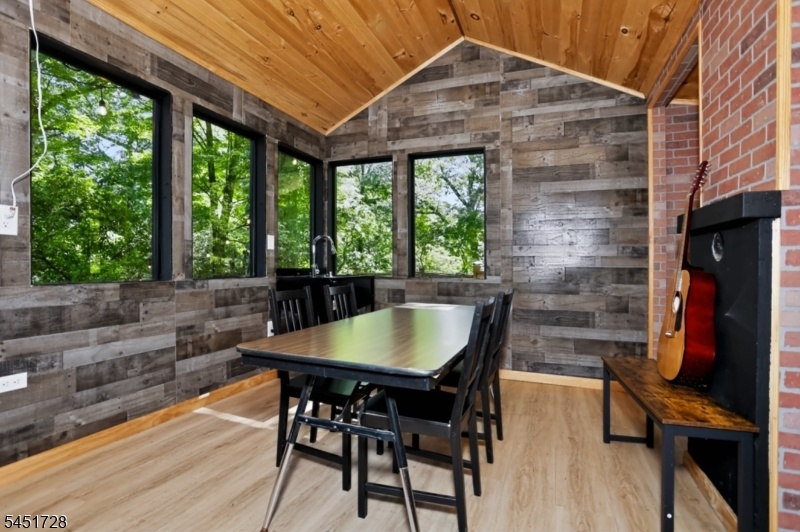 Cabin/Rec Room
