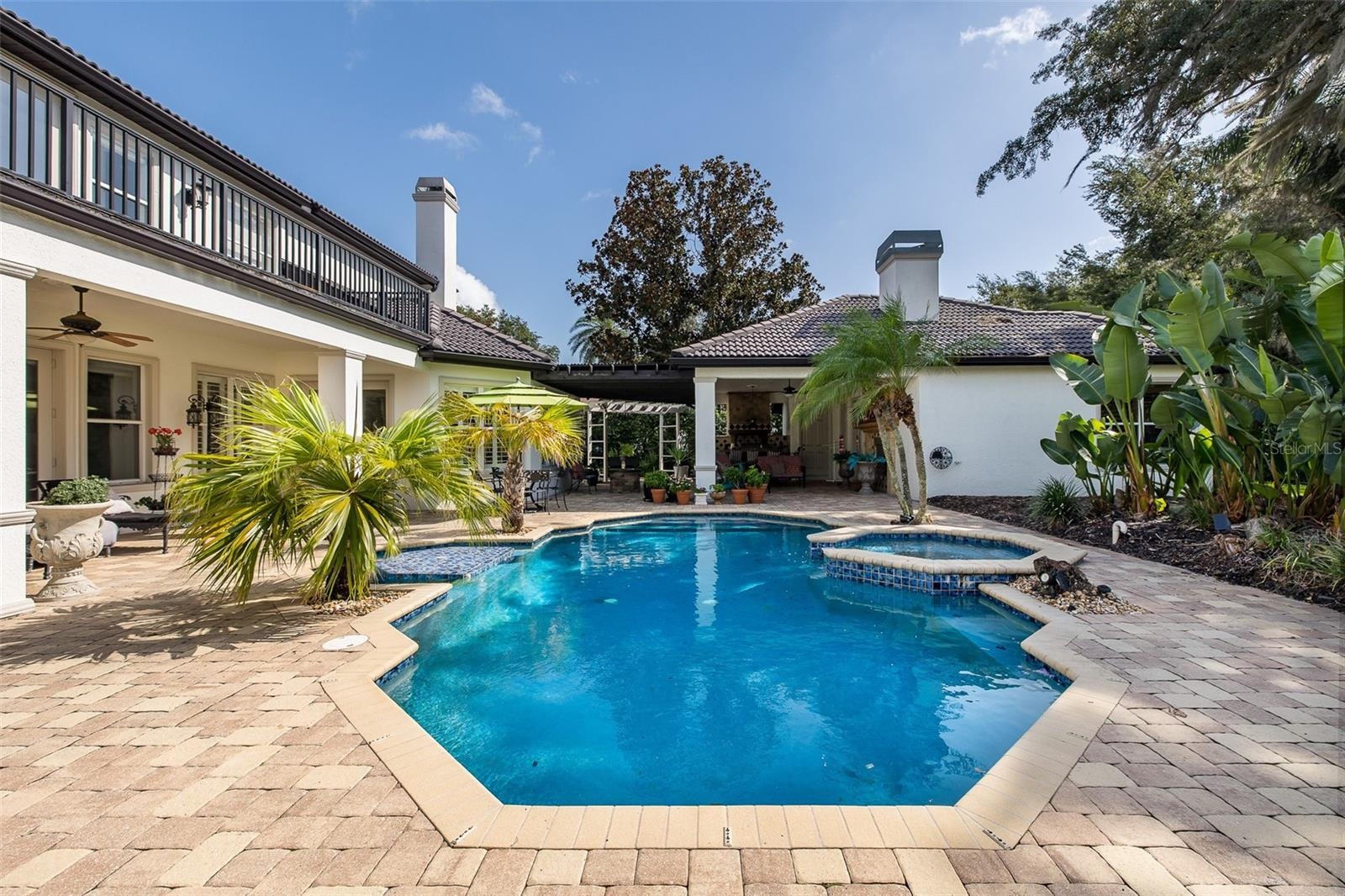Pool & Pavered Lanai