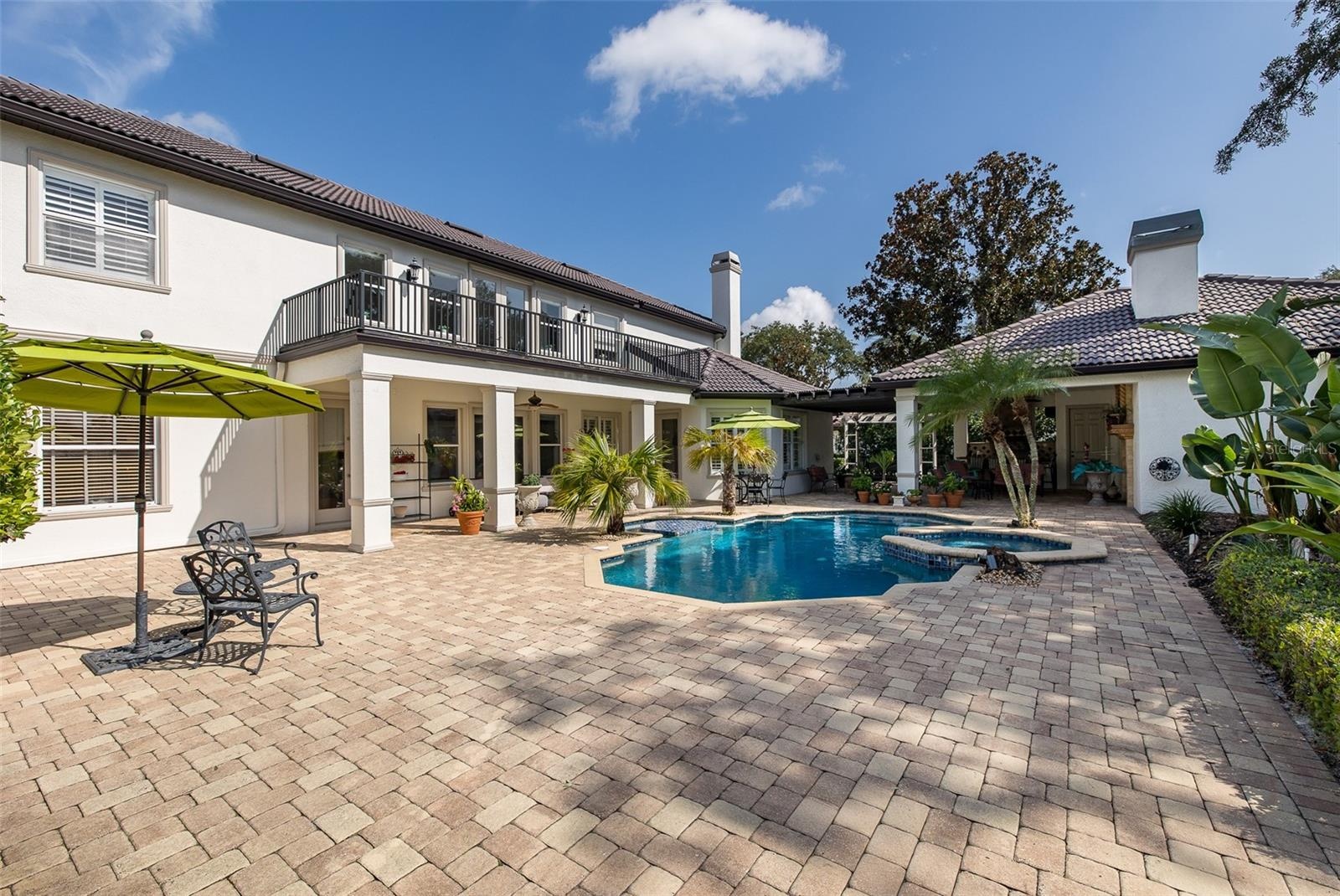 Sprawling Lanai w/Pool