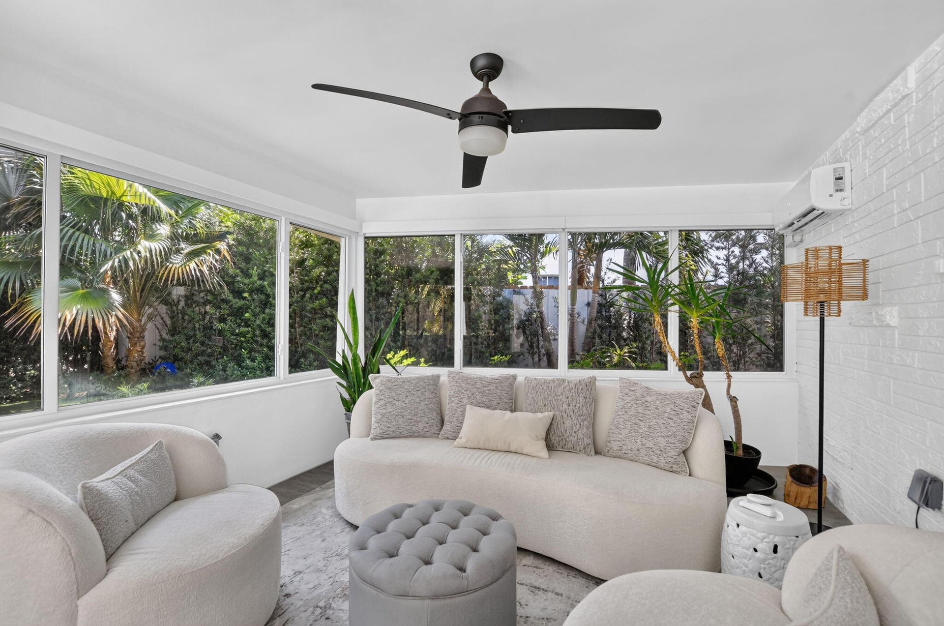 NAMASTE! kick off your shoes and leave the world behind, you are safe and surrounded by a very private very green tranquil yard and extremely relaxing