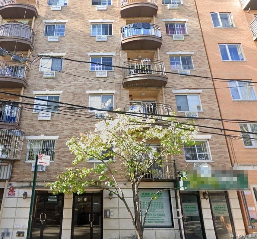 View of apartment building / complex