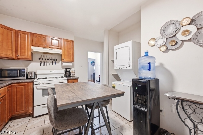 Kitchen Unit 1