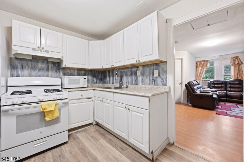 Kitchen Unit 3
