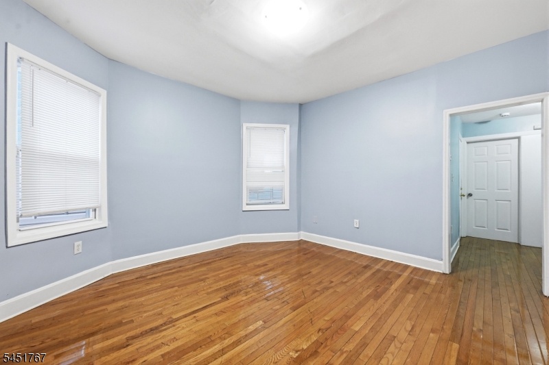 Living Room Unit 2