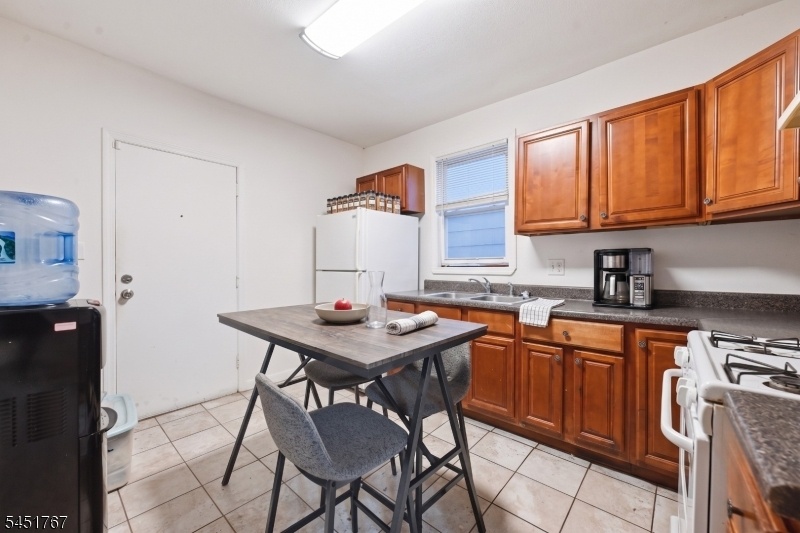 Kitchen Unit 1