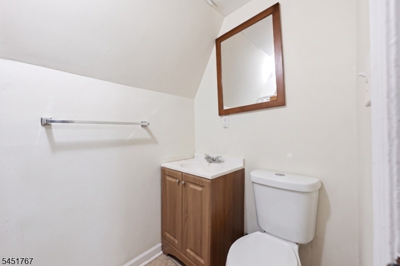 Bathroom Unit 3