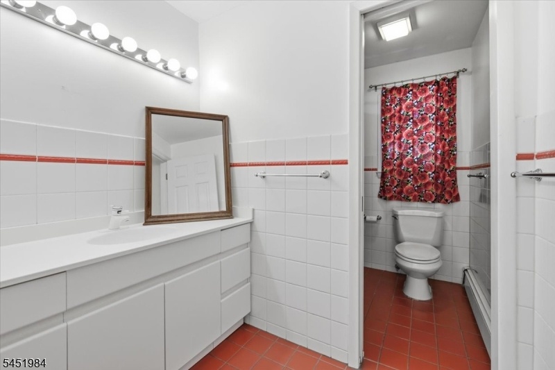 Hallway Full Bathroom