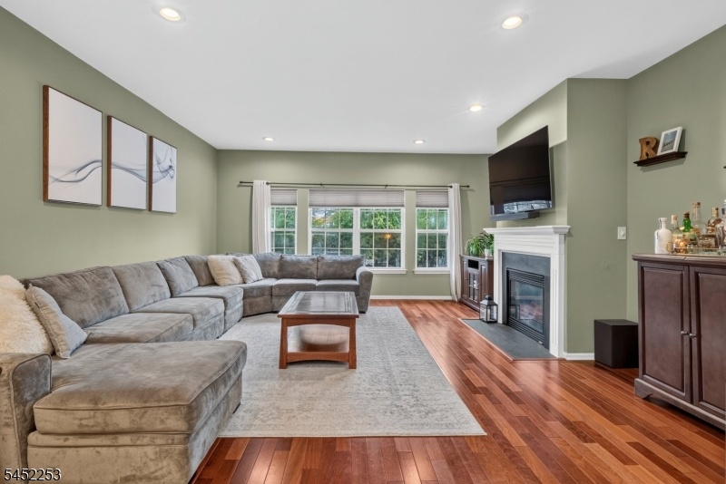 Living Room w/ Gas Fireplace