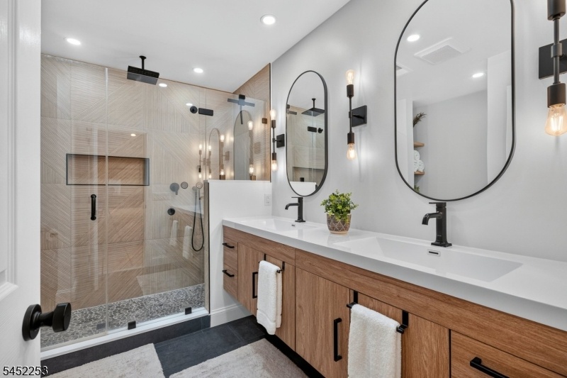 Luxurious Primary Bath