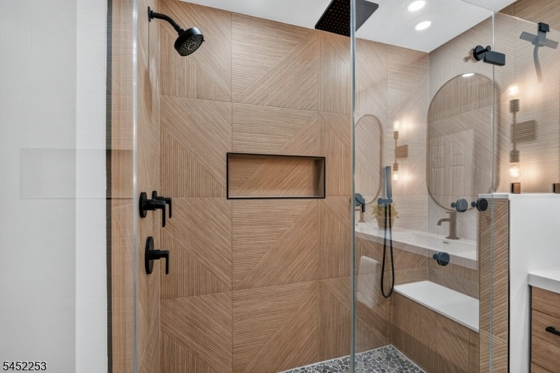Primary Ensuite Bathroom