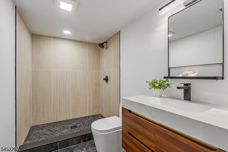 Lower Level  Full Bath