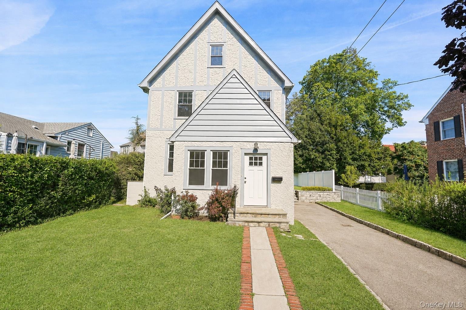 Welcome to 288 Crestwood Avenue located in Crestwood, Yonkers, NY!
