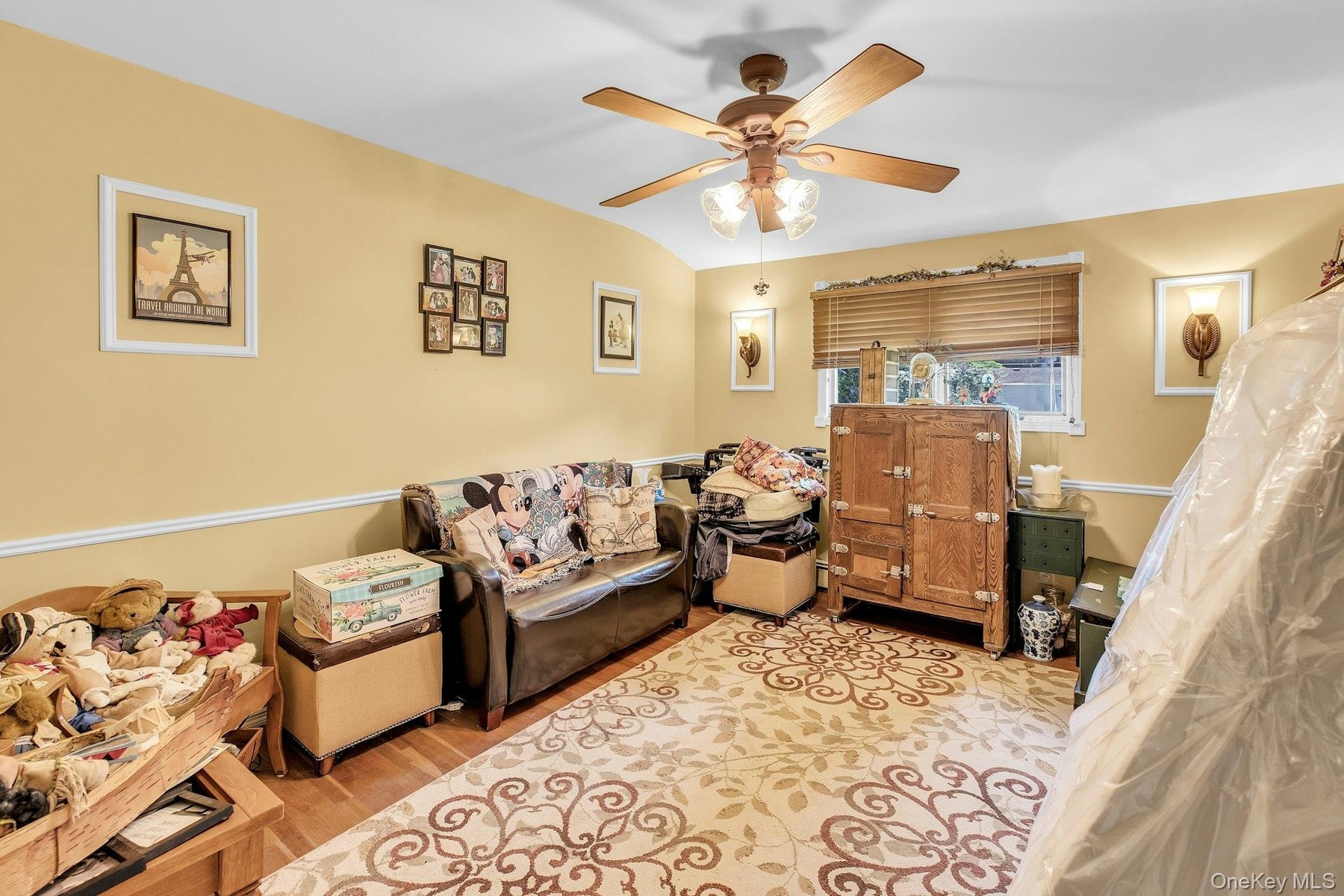 Large Bedroom