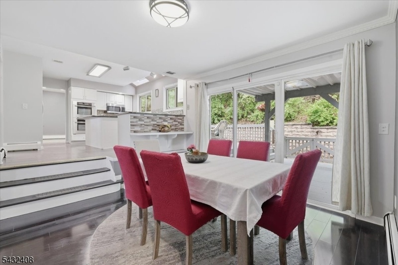 Breakfast Room