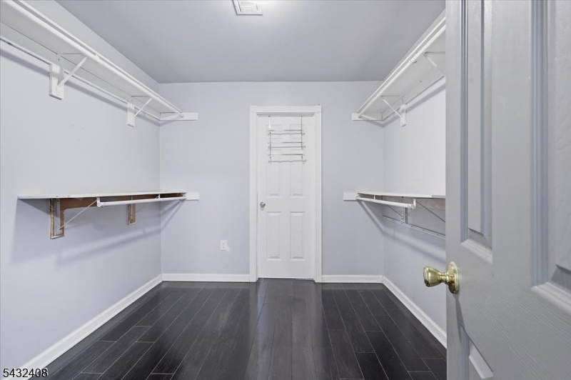 Walk in Closet