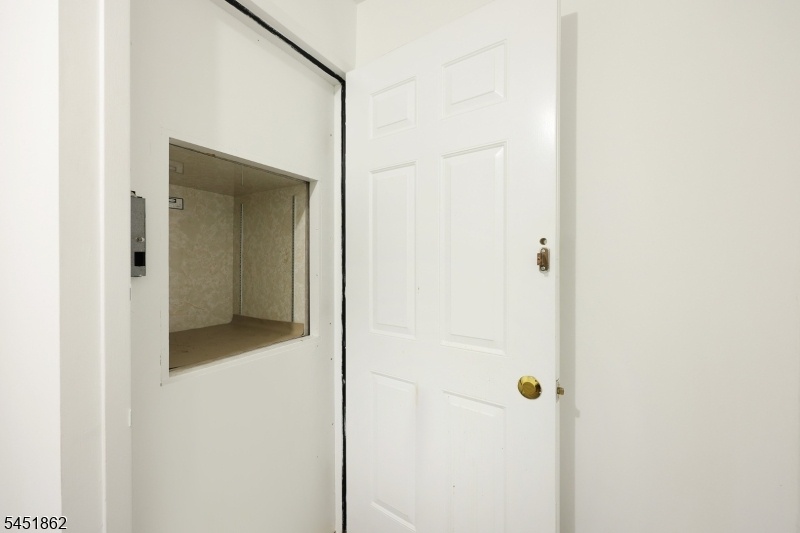 Room with Dumb Waiter