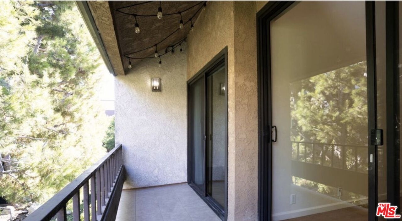 XL balcony