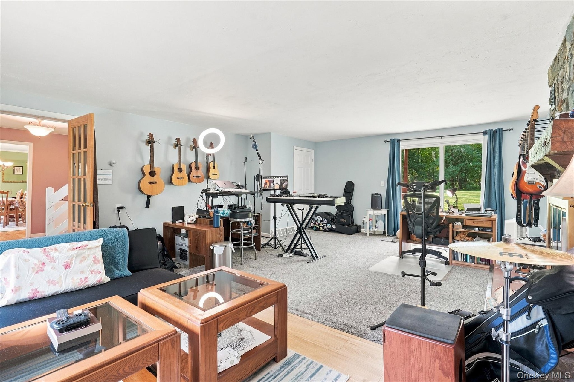 Inviting Living Room w/Fireplace.